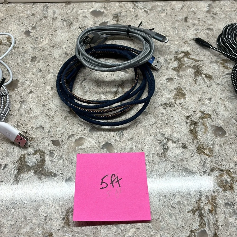 8 Apple comparable USB/Lightning charger cords